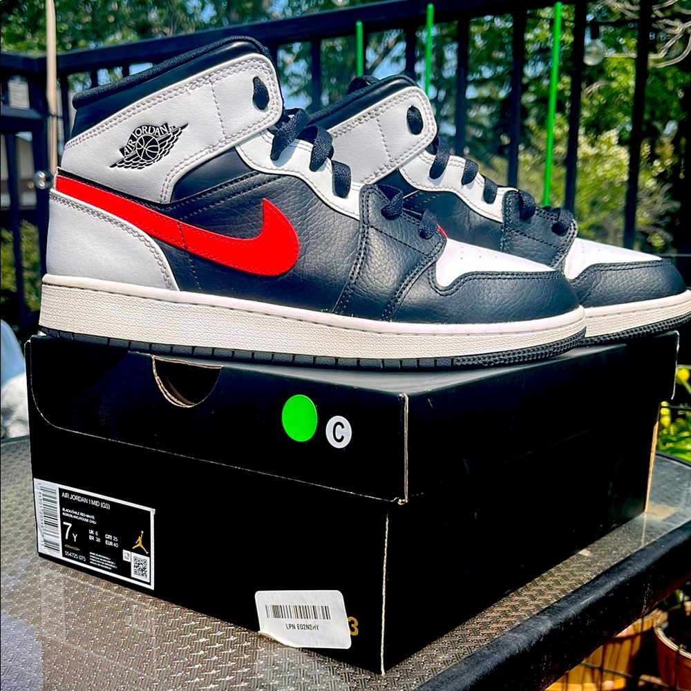 Nike Air Jordan 1 mid black/Chile red – white